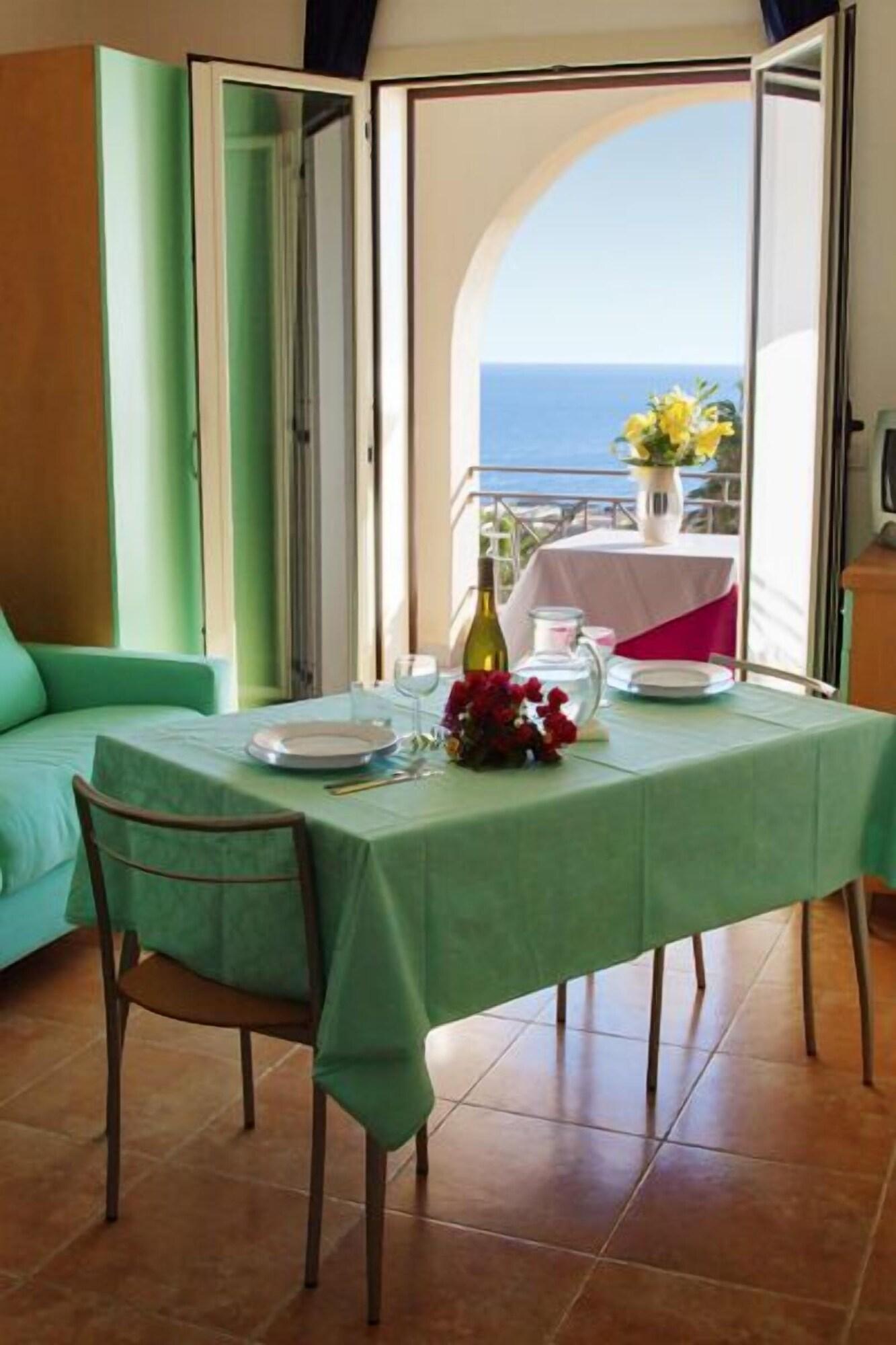 Aparthotel Oasi D'Oriente à Santa Cesarea Terme Extérieur photo