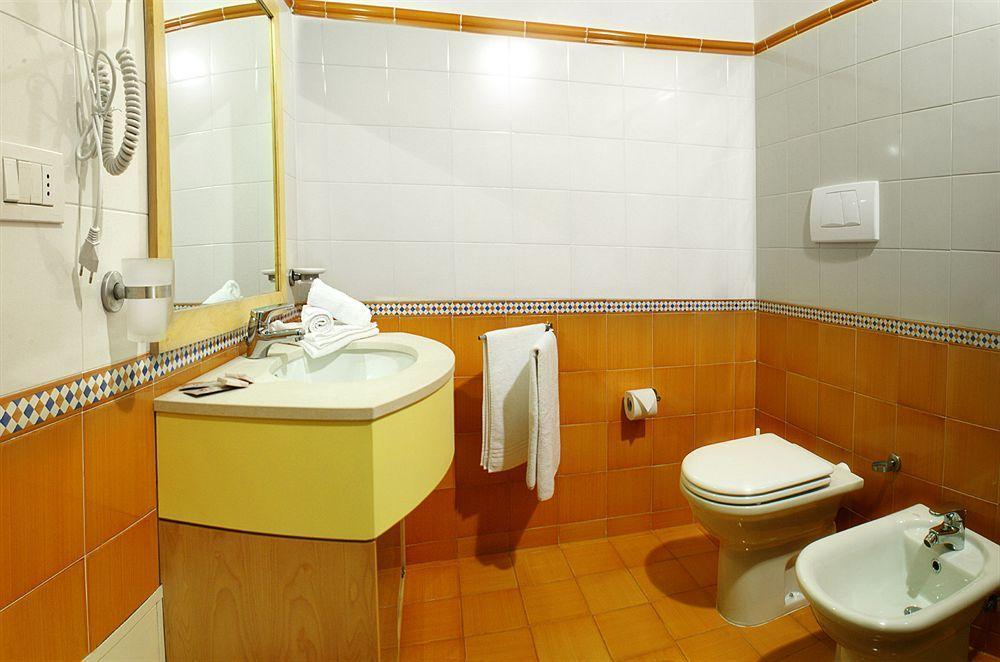 Aparthotel Oasi D'Oriente à Santa Cesarea Terme Extérieur photo